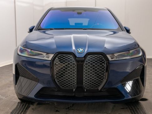 Used 2025 BMW iX M60 image 4