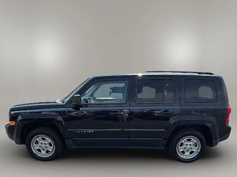 Used 2014 Jeep Patriot Sport image 4