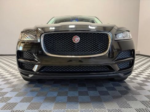 Used 2017 Jaguar F-PACE AWD/4WD image 3