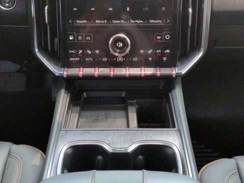 Used 2024 GMC Acadia AT4 w/ Luxury Package AWD/4WD image 18