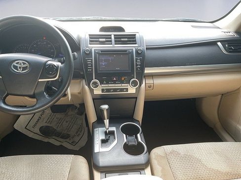 Used 2014 Toyota Camry LE FWD image 10