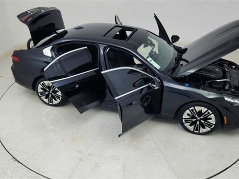 Used 2025 BMW 540i xDrive image 86