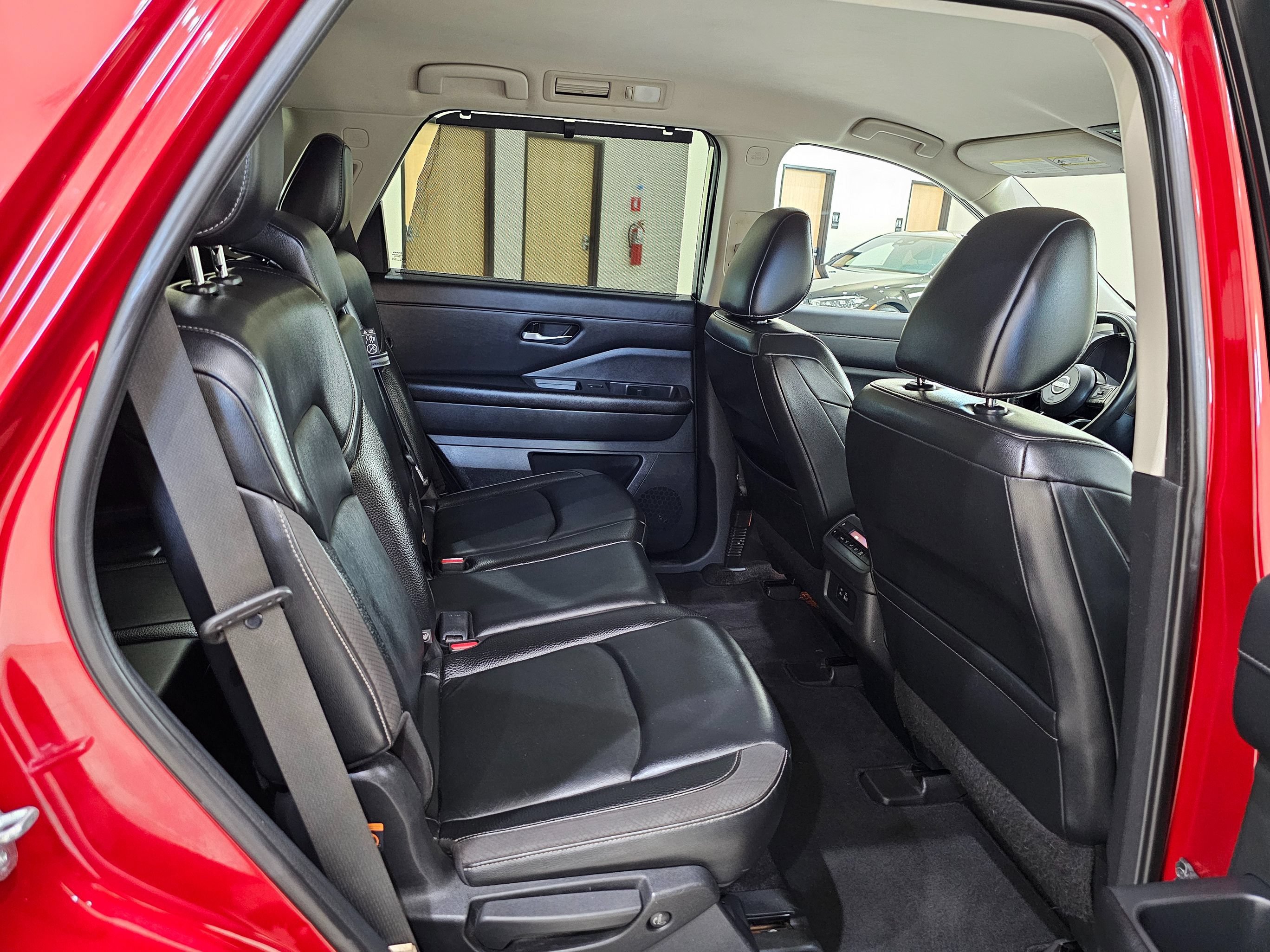 Used 2022 Nissan Pathfinder SL FWD image 30