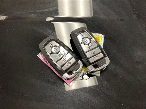 Certified 2022 Ford Edge SEL w/ Convenience Package image 9