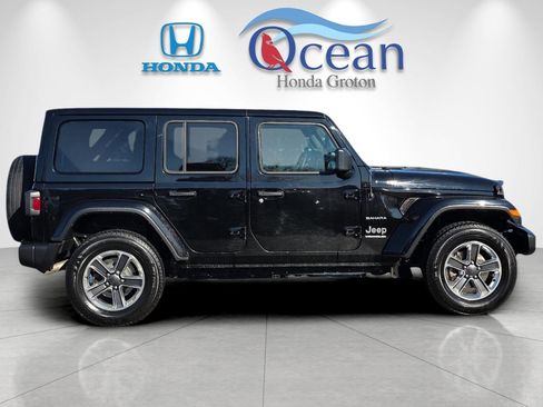 Used 2023 Jeep Wrangler Sahara image 4
