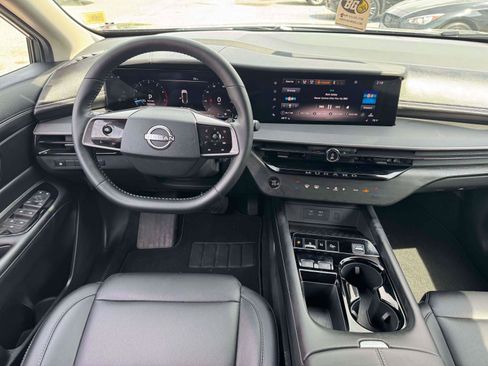 Certified 2025 Nissan Murano SV AWD/4WD image 11