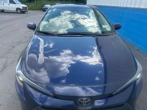 Used 2024 Toyota Corolla LE FWD image 3