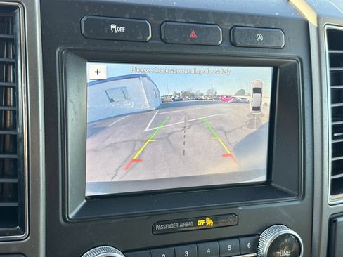 Used 2019 Ford Expedition Max XLT image 4