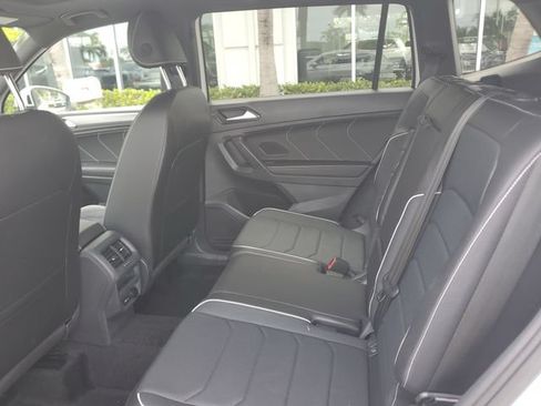 Used 2024 Volkswagen Tiguan SEL R-Line AWD/4WD image 10