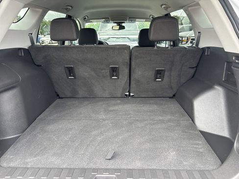 Used 2022 GMC Terrain SLE image 8