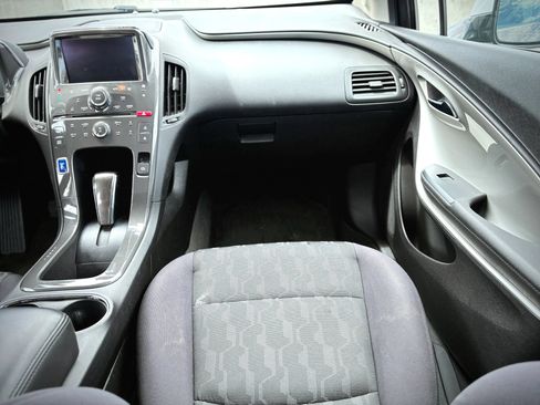 Used 2014 Chevrolet Volt FWD image 34