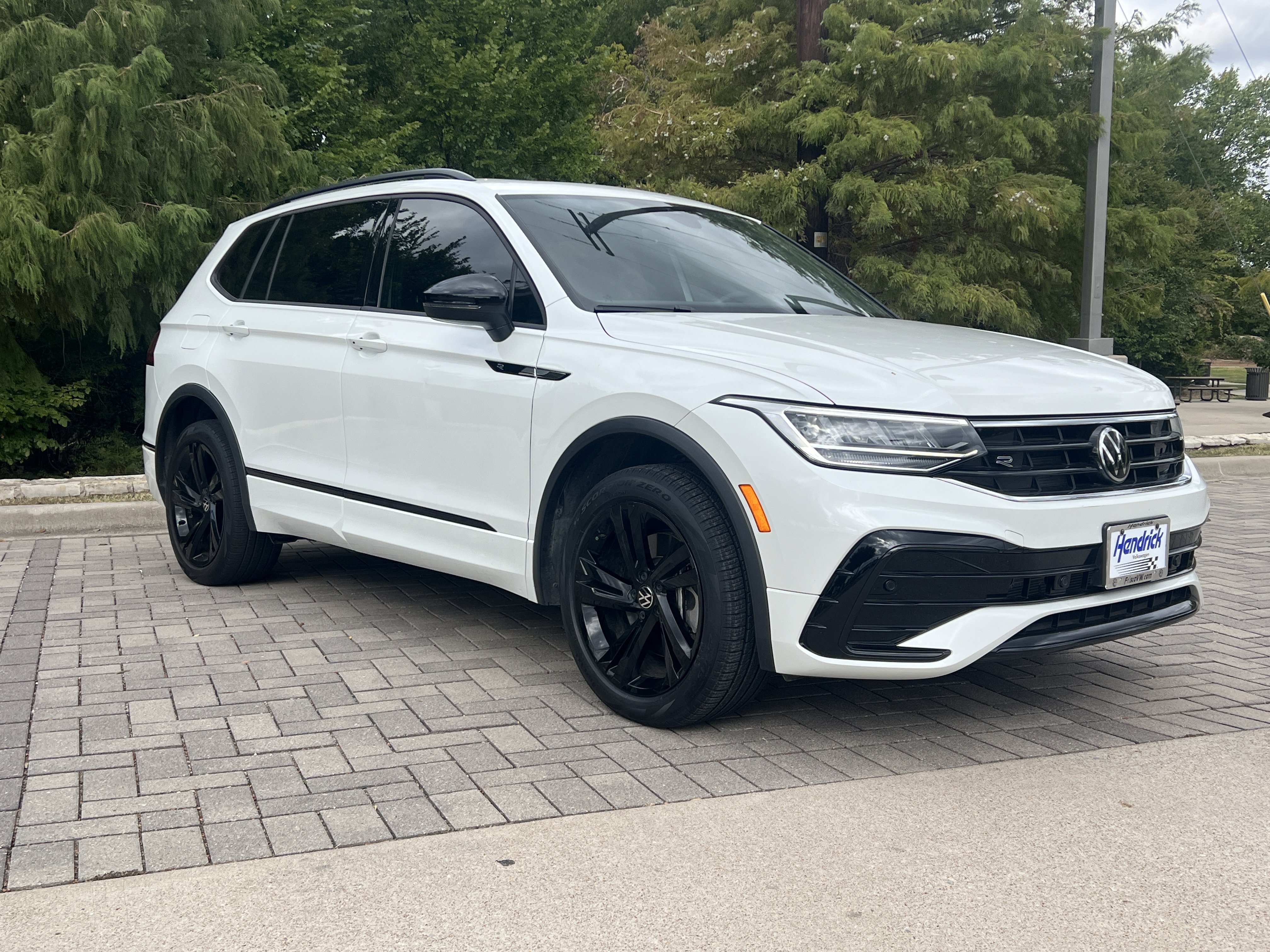 Certified 2024 Volkswagen Tiguan SE R-Line FWD image 2