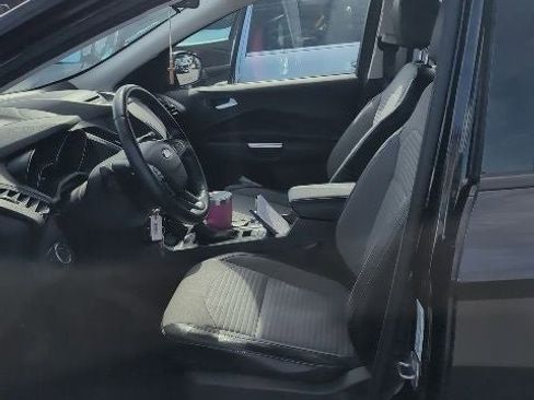 Used 2017 Ford Escape SE w/ Equipment Group 201A image 7