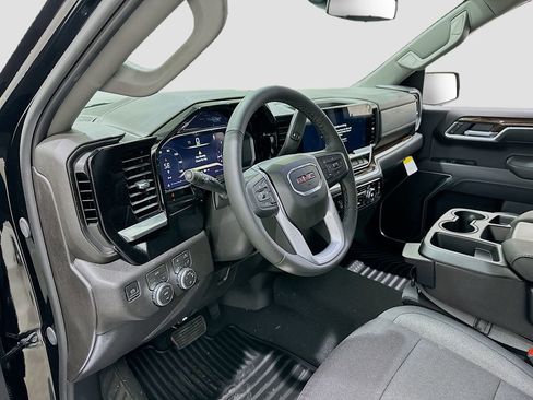 New 2026 GMC Sierra 1500 SLE w/ Preferred Package AWD/4WD image 9