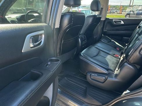 Used 2020 Nissan Pathfinder Platinum FWD image 36