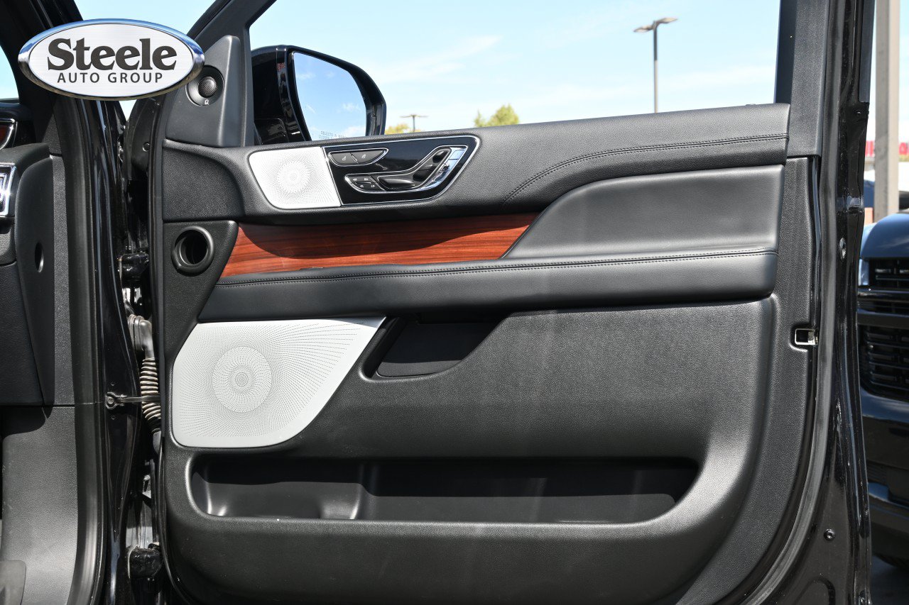 Used 2023 Lincoln Navigator Reserve AWD/4WD image 28