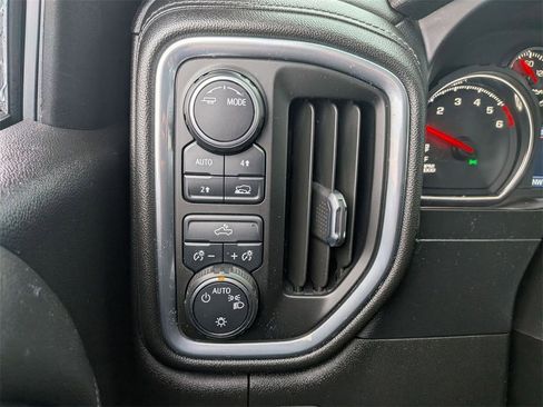 Used 2021 Chevrolet Silverado 1500 LT image 17