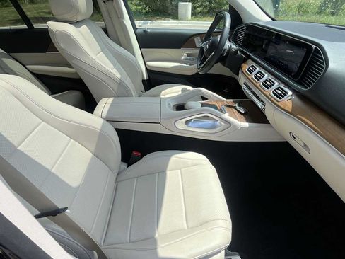 Used 2024 Mercedes-Benz GLE 350 4MATIC image 11