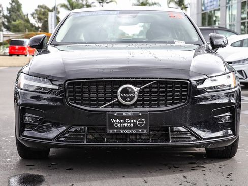 Used 2024 Volvo S60 B5 Plus image 4