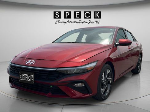 Used 2025 Hyundai Elantra SEL FWD image 1