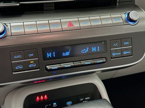 Used 2025 Hyundai Kona SEL image 24