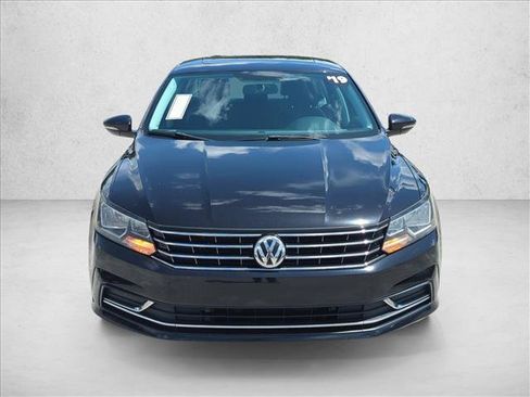 Used 2019 Volkswagen Passat 2.0T Wolfsburg w/ Wheels & Sunroof Package FWD image 2