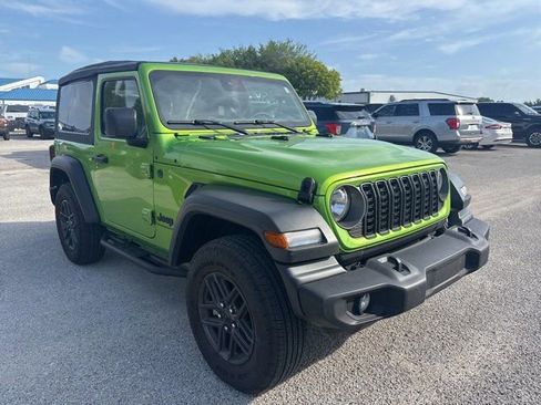 Used 2025 Jeep Wrangler Sport AWD/4WD image 3