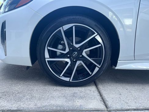 Certified 2025 Nissan Sentra SR FWD image 29