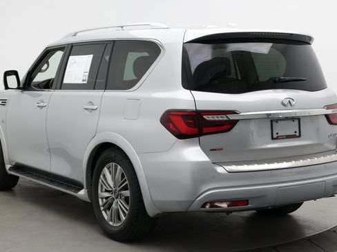 Used 2018 INFINITI QX80 4WD w/ Driver Assistance Package image 7
