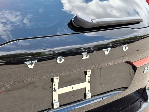 Used 2023 Volvo XC60 B5 Plus image 33