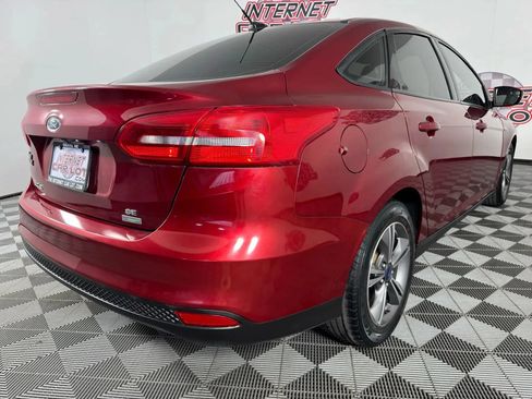 Used 2017 Ford Focus SE FWD image 25