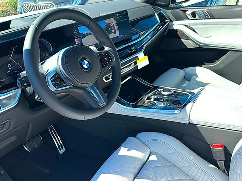 New 2026 BMW X5 xDrive40i w/ M Sport Package AWD/4WD image 9