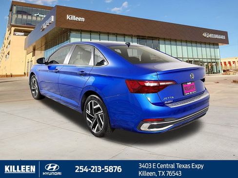 Used 2024 Volkswagen Jetta SEL image 5