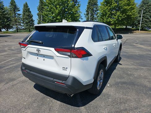 Used 2025 Toyota RAV4 XLE AWD/4WD image 6
