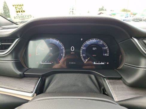 Certified 2024 Jeep Grand Cherokee Limited image 17