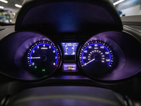 Used 2015 Hyundai Veloster Turbo image 4