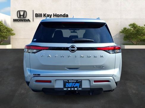Used 2025 Nissan Pathfinder Platinum w/ Lighting Package (N92) image 4