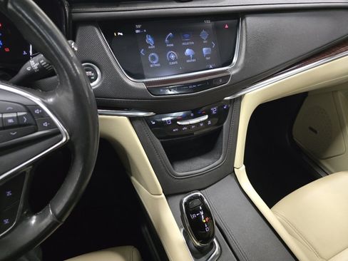 Used 2019 Cadillac XT5 Luxury image 30
