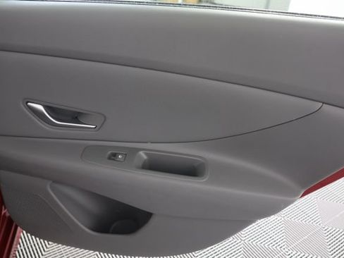 Used 2025 Hyundai Elantra SEL FWD image 28
