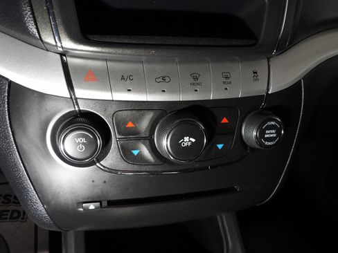 Used 2019 Dodge Journey SE w/ Connectivity Group image 15