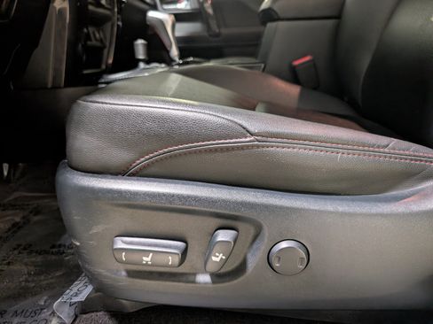 Used 2021 Toyota 4Runner TRD Off-Road Premium AWD/4WD image 19
