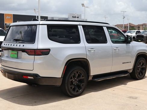 Used 2024 Jeep Wagoneer Series II AWD/4WD image 6