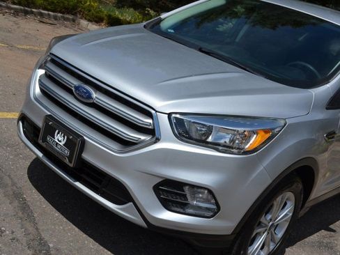 Used 2017 Ford Escape SE image 8