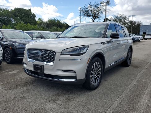 Certified 2024 Lincoln Aviator Reserve image 3