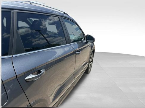 Certified 2022 Volkswagen Taos SE AWD/4WD image 36
