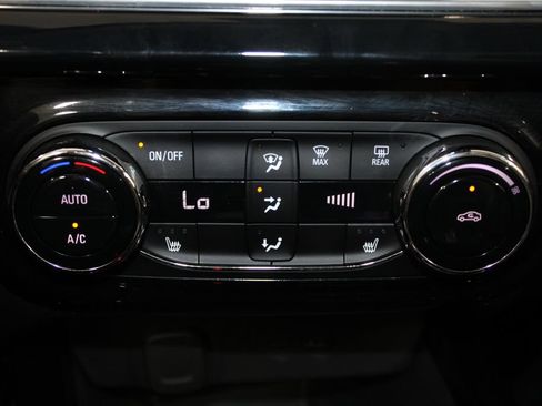 Used 2024 Chevrolet Trax ACTIV w/ Sunroof Package FWD image 40