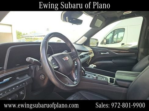 Used 2024 Cadillac Escalade ESV Sport Platinum w/ LPO, ONYX Package AWD/4WD image 4