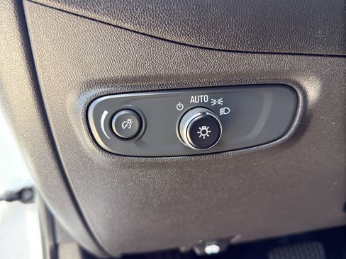 Used 2022 Chevrolet Equinox LT AWD/4WD image 13