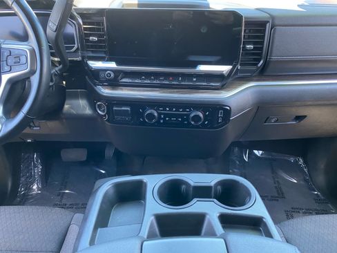Used 2025 Chevrolet Silverado 1500 LT AWD/4WD image 11