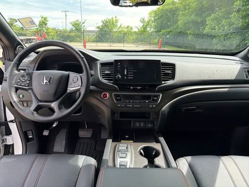 Used 2024 Honda Passport TrailSport image 15